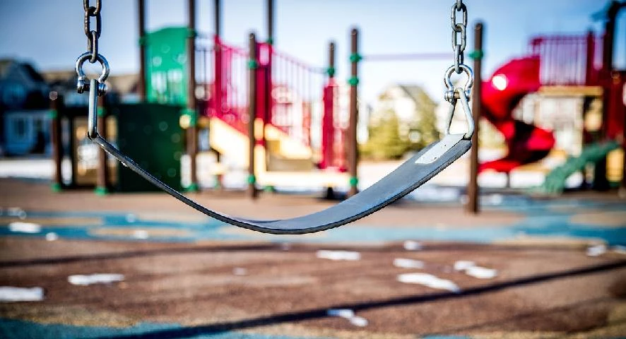 Compléter une aire de jeux