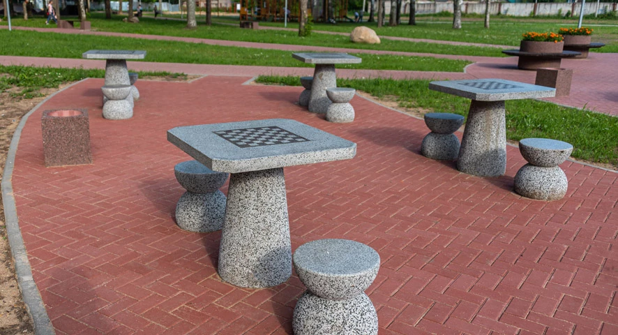 Tables d’échecs au stade du Jard