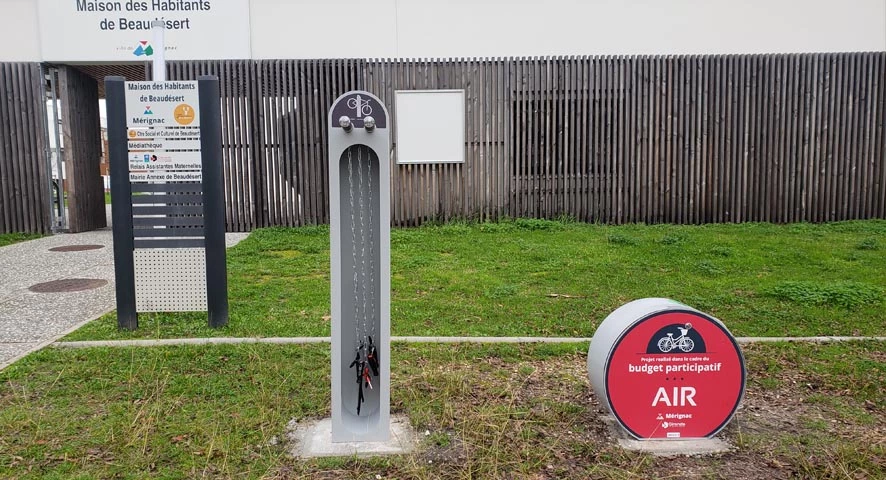 Stations de réparation / gonflage de vélos