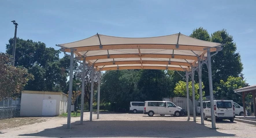 Un préau multifonction au stade du Jard